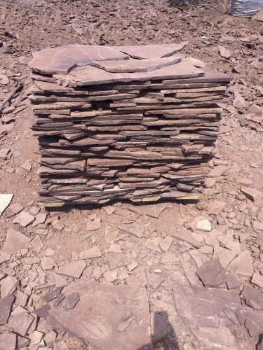 Плитняк лемезит бордовый для цоколя 1,5-2 см купить в Грозном