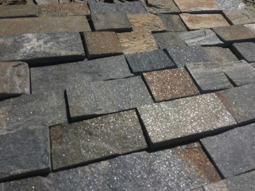 Плитка пилёная златолит Уральский для цоколя, отмостки купить в Грозном