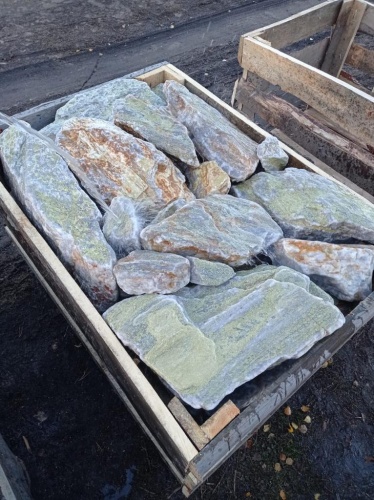 Златолит жёлтый, жёлто-зелёный глыбки и валуны для ланшафтного дизайна купить в Грозном
