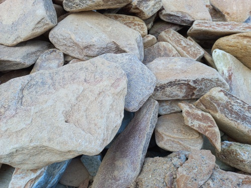 Златолит жёлтый, жёлто-зелёный глыбки и валуны для ланшафтного дизайна купить в Грозном