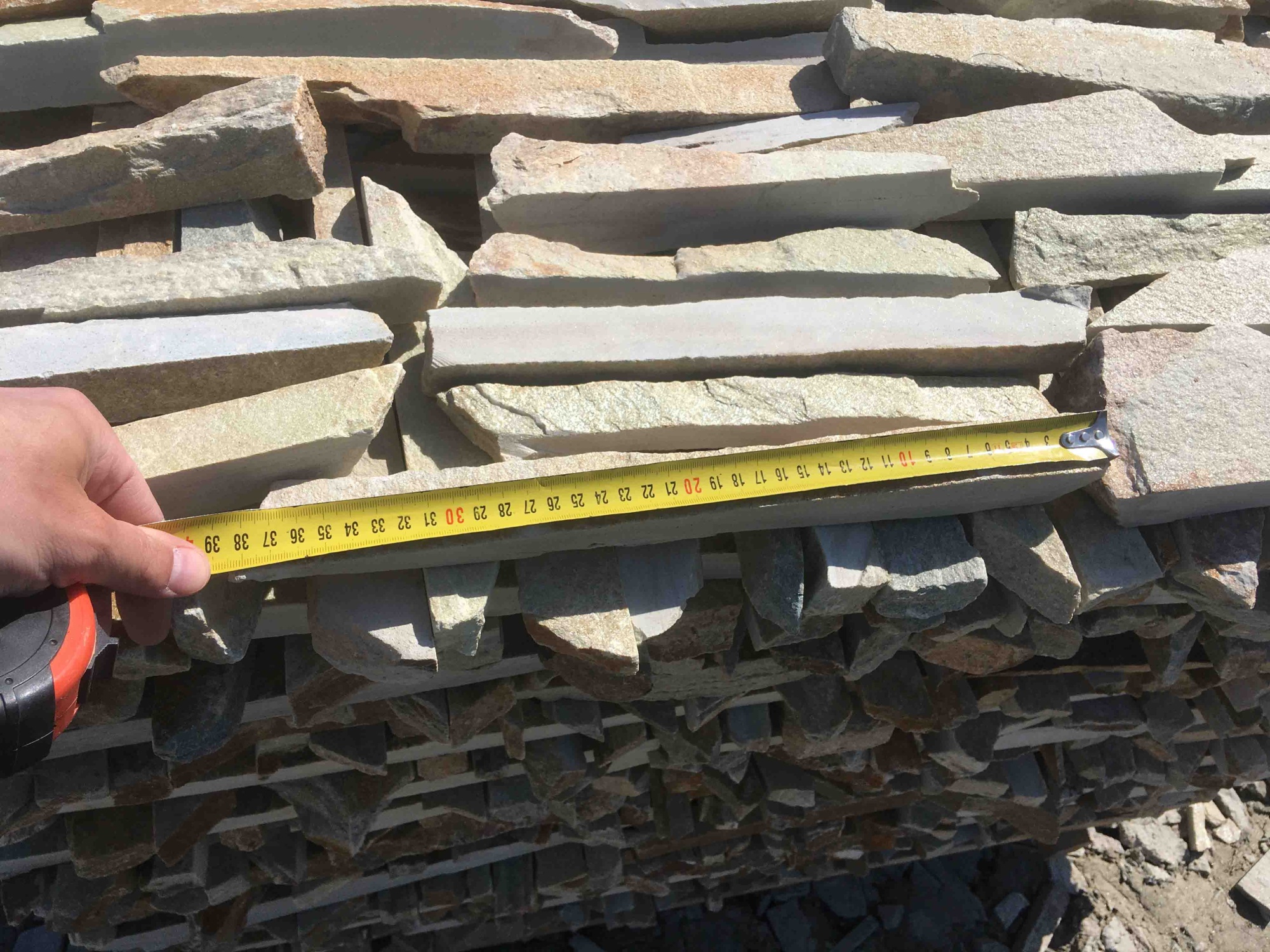 Горбушка златолит золотистый для облицовки купить в Грозном