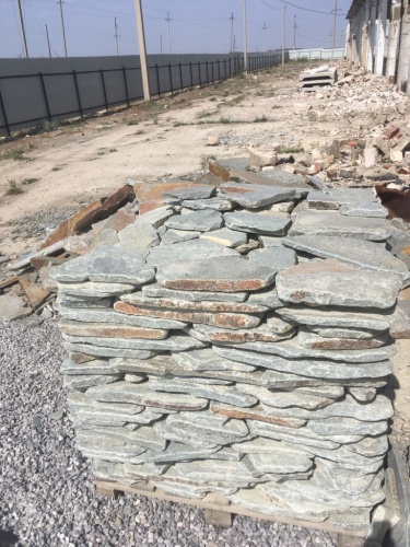 Златолит серебристый галтованный для лестниц купить в Грозном