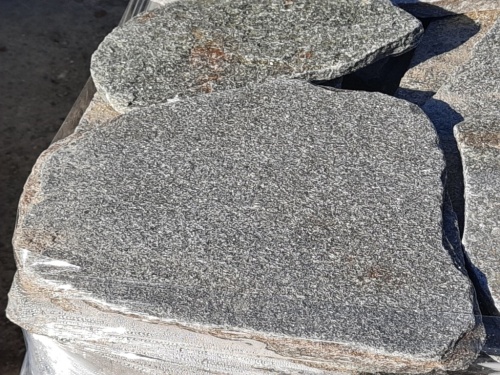 Златолит серебристый галтованный для лестниц купить в Грозном