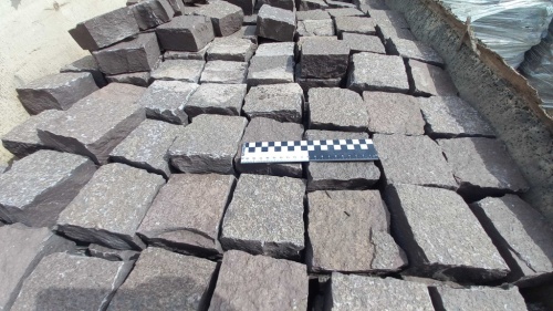 Лемезит колотая брусчатка 10 * 10 см. для парковки купить в Грозном